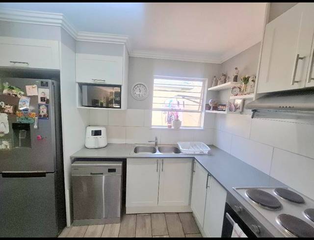 3 BEDROOM TOWNHOUSE FOR SALE IN BROADACRES